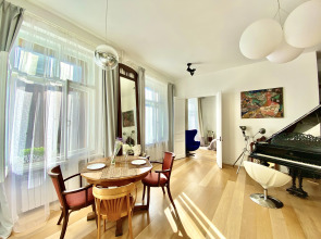 Квартира Art Tolstoy House