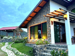 Pika 01 by Pika Cabins Chalet
