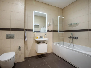 Rockmond 58 Junior Suite 7