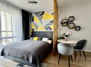 Апартаменты Желтая Студия с панорамным окном