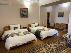 Отель Салом Инн