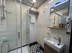 Отель Rafinn Hotel