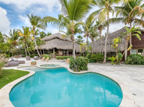 Eden Roc Beach Villa
