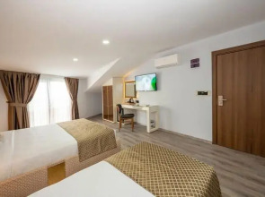 Luxury Airport Hotel by Zazzoni