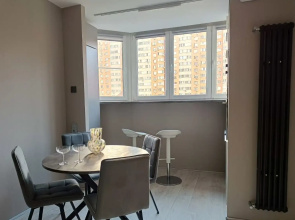 Prostornaya evrodvushka ryadom s Parkom Galitskogo Flat