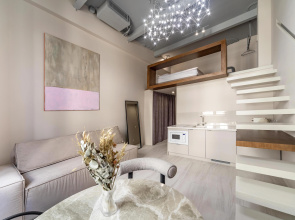 Dvuhurovnevaya v osobnyake u Kremlya Flat