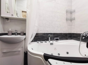 Апартаменты трехкомнатные Apartico на Марата