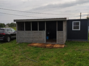 S Terrasoy Na Beregu Ozera Ilmen Bungalow