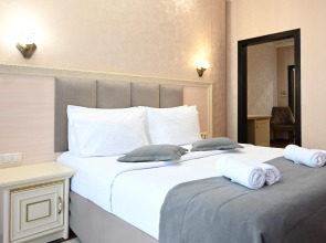 Отель Shine House