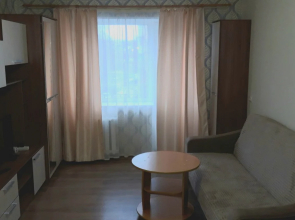 Ulitsa Kuzymina, 3 Apartments