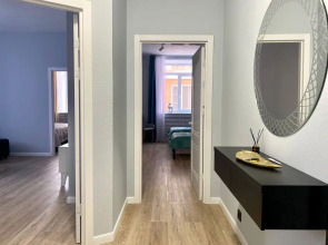 Апартаменты трехкомнатные рядом с набережной