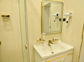 Отель QUT Hotel