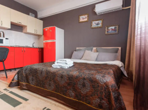 V tsentre goroda Almaty Flat