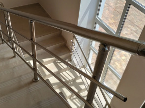 Отель  Ленинградская