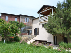 U Podnozhyya Gory Tarki Private house