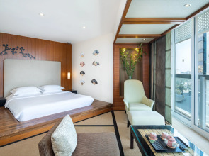 Sheraton Dubai Creek Hotel & Towers