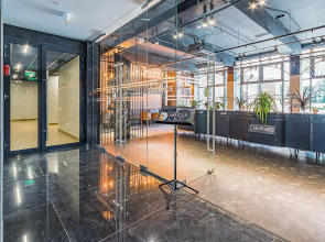 Апартаменты Просторная студия в центре на ул. Горького 23а Сова-Дом