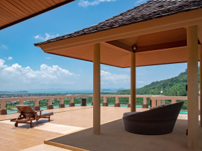 Luxurious ocean view villa with Private Pool and Jacuzzi Villa