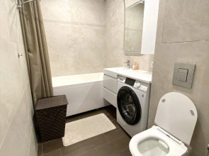 Квартира Большая двухкомнатная у метро Пионерская