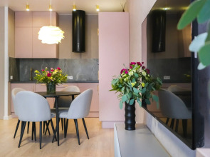 Большая Однокомнатная Квартира с Видом на Реку и Новым Ремонтом