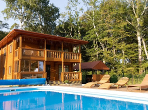 V Guamke s 4 Spalnyami do 12 Chelovek Private house