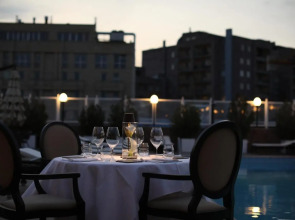 Отель Grand Hotel Yerevan