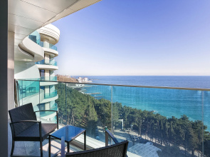 S Terrasoy s Panoramoy na More v Skay Plaza 3 Apartments