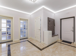 Апартаменты AURA с панорамными окнами и видом на горы