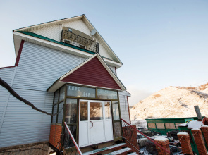 Shirokij Dol Guest House