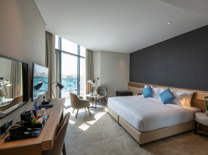 Отель Beach Walk