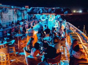 Отель Dubai Marine Beach Resort & Spa