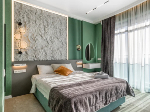 Sky Plaza 811 Apartments