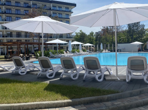 Studiya S Podogrevaemym Basseynom Apartments
