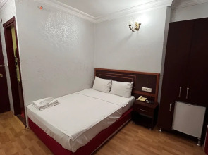 Отель Red White