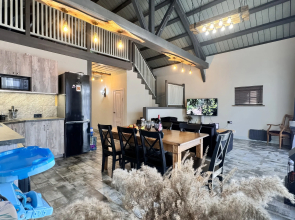 Kottedzh U Pristani V Centre Goroda Private House