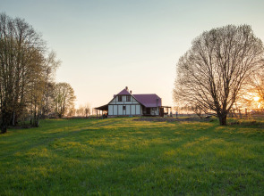 S Gostevym Domom V Salkovo Farm