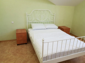 Zhili-Byili 2 Lodging House
