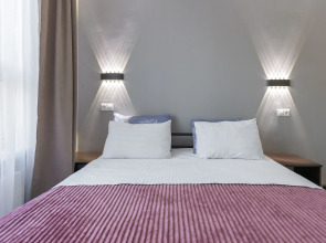 Апартаменты Студия на П. Романова