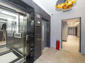 Отель Comfort Suites