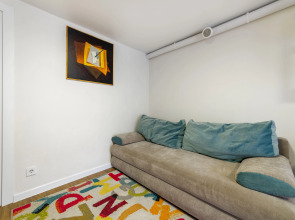 Квартира в эко стиле с собственным двориком для отдыха