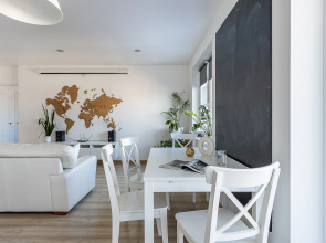 Апартаменты с панорамными окнами в центре Васильевского острова.