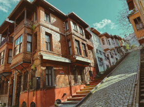 Two-Bedroom in Historic Mansion Old Town Flat