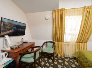 Отель Cronwell Inn Стремянная