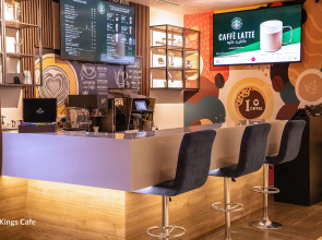 Отель Grand Kingsgate Waterfront By Millennium