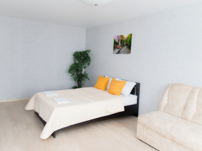 Na Prospekte Im. Gazety Krasnoyarskiy Rabochiy 165 Flat