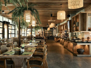 Курортный отель Dinso Resort & Villas Phuket, Vignette Collection by IHG