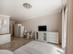 Апартаменты Студия у Станции Метро Грушевка