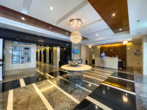 Апартаменты Unique & Stylish High Floor close to Marine Club
