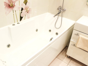 Квартира Двухкомнатные апартаменты с джакузи