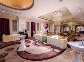 Отель Tower Club at lebua